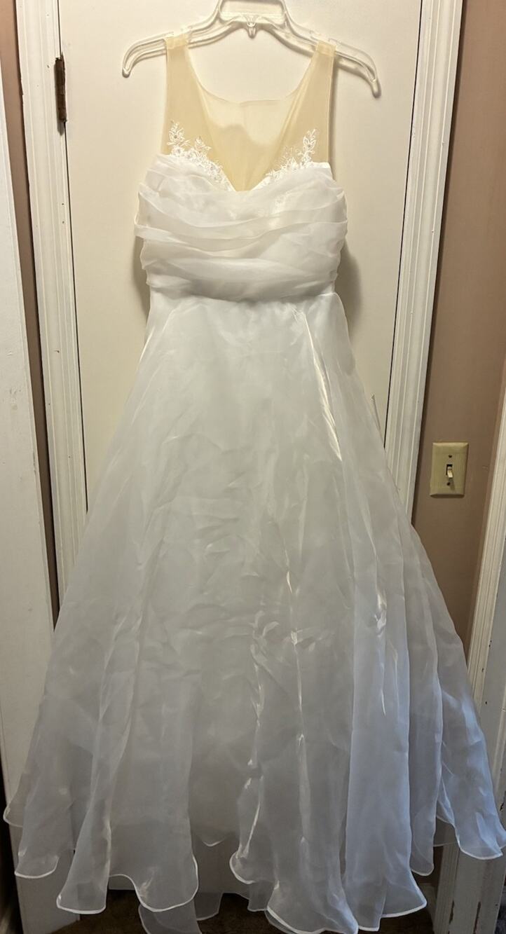 Lulus Wedding Dress Size Large NWT